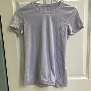 Womens light lavender lululemon run shirt